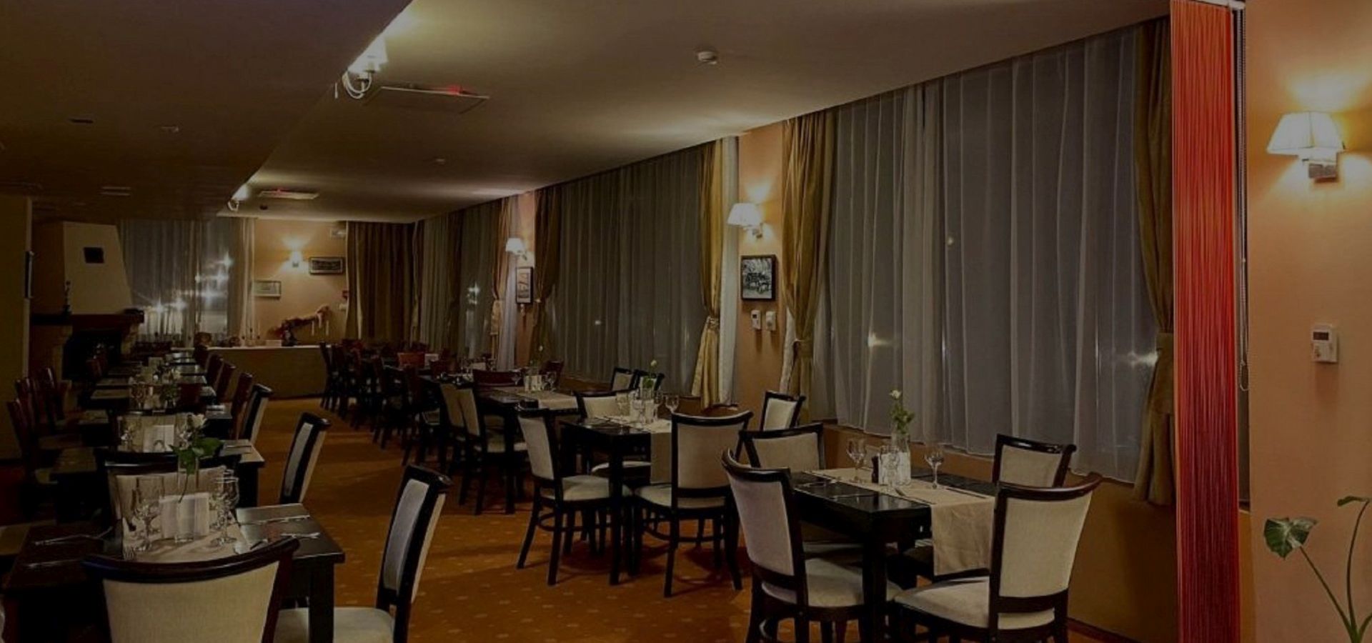 Cazare Timisoara | Cazare la hotel in Timisoara | Oferta cazare Timisoara | Centru evenimente Timisoara | Organizare evenimente Timisoara | Restaurant in Timisoara | Sala de evenimente Timisoara | Sala de conferinta Timisoara | Organizare Evenimente si Nunti Timisoara | Hotel Royal Plaza Timisoara | Hotel Oxford Timisoara | Hotel Excelsior Timisoara | Hotel President Timisoara | Czare in Timisoara