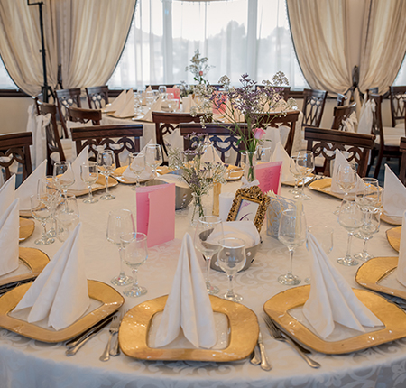 Cazare Timisoara | Cazare la hotel in Timisoara | Oferta cazare Timisoara | Centru evenimente Timisoara | Organizare evenimente Timisoara | Restaurant in Timisoara | Sala de evenimente Timisoara | Sala de conferinta Timisoara | Organizare Evenimente si Nunti Timisoara | Hotel Royal Plaza Timisoara | Hotel Oxford Timisoara | Hotel Excelsior Timisoara | Hotel President Timisoara | Czare in Timisoara