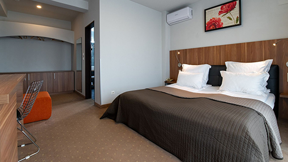 Cazare Timisoara | Cazare la hotel in Timisoara | Oferta cazare Timisoara | Centru evenimente Timisoara | Organizare evenimente Timisoara | Restaurant in Timisoara | Sala de evenimente Timisoara | Sala de conferinta Timisoara | Organizare Evenimente si Nunti Timisoara | Hotel Royal Plaza Timisoara | Hotel Oxford Timisoara | Hotel Excelsior Timisoara | Hotel President Timisoara | Czare in Timisoara