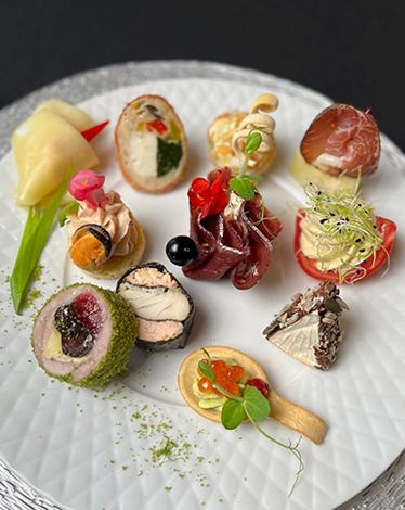 Cazare Timisoara | Cazare la hotel in Timisoara | Oferta cazare Timisoara | Centru evenimente Timisoara | Organizare evenimente Timisoara | Restaurant in Timisoara | Sala de evenimente Timisoara | Sala de conferinta Timisoara | Organizare Evenimente si Nunti Timisoara | Hotel Royal Plaza Timisoara | Hotel Oxford Timisoara | Hotel Excelsior Timisoara | Hotel President Timisoara | Czare in Timisoara
